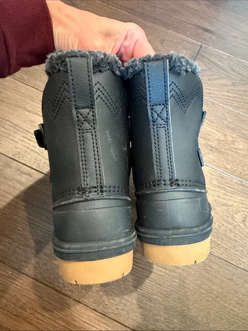 Cat & Jack Black Toddler Snow Boots Size 8 - C39-089
